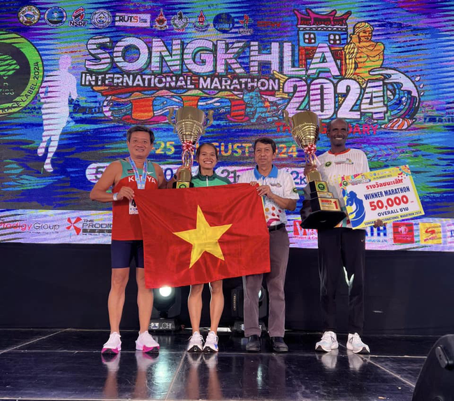 Hồng Lệ vô địch giải Marathon ở Thái Lan