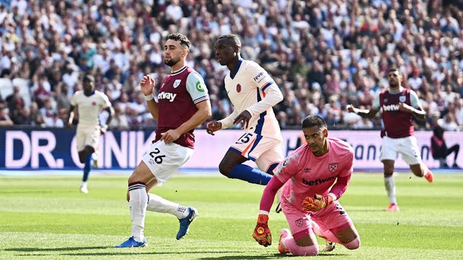 Hàng công rực sáng, Chelsea thắng đậm West Ham, độc chiếm ngôi nhì bảng - Ảnh 1.