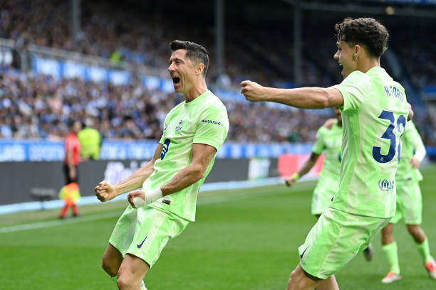 Lewandowski lập hat-trick, Barca đại thắng Alaves 3-0 ở vòng 9 La Liga